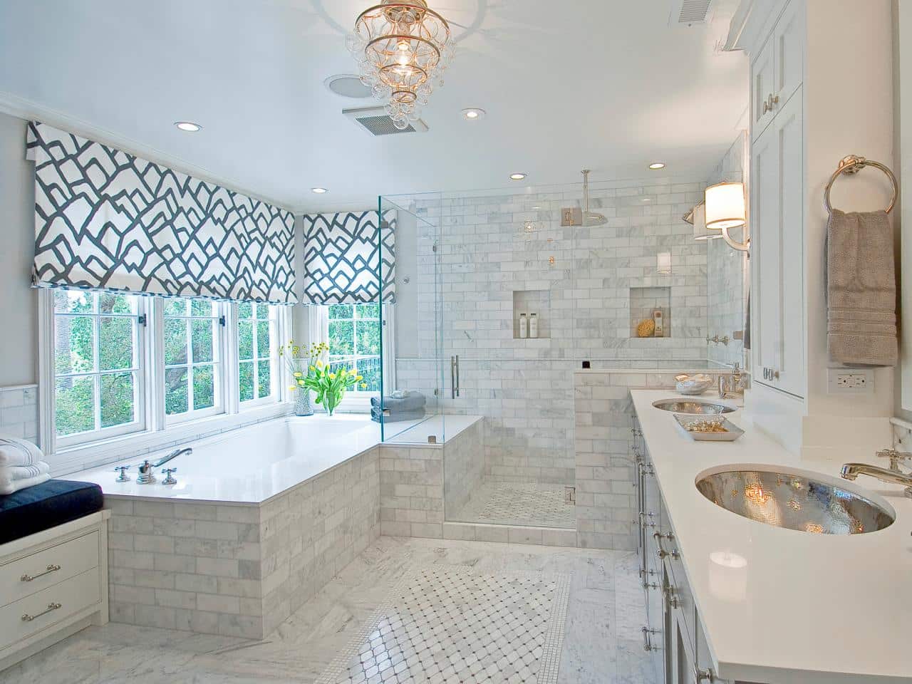 Bathroom with windows white 1 - 7 Tips to Minimize Your Bathroom’s Bad Feng Shui