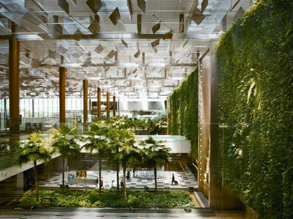 Singapore Changi Airport Green Wall 1024x768 - Top 10 International Airports with Awesome Feng Shui