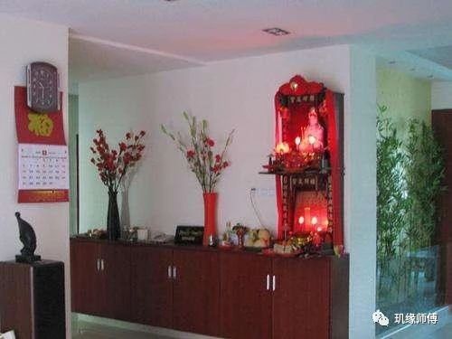 Typical deity worship at home min - Deity Statues: Feng Shui Capabilities and Cultural Beliefs