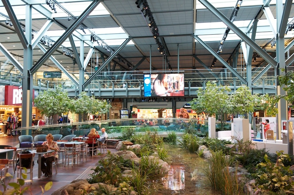 vancouver aiport nature garden display min 1024x681 - Top 10 International Airports with Awesome Feng Shui